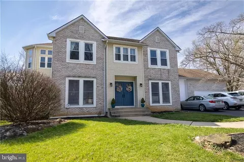 1626 Promise Ln, Macungie, PA 18062