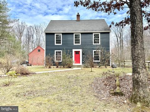 8755 Jones Rd, Slatington, PA 18080