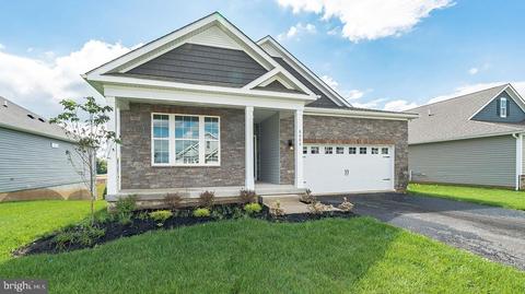 7916 Keystone Dr, Breinigsville, PA 18031