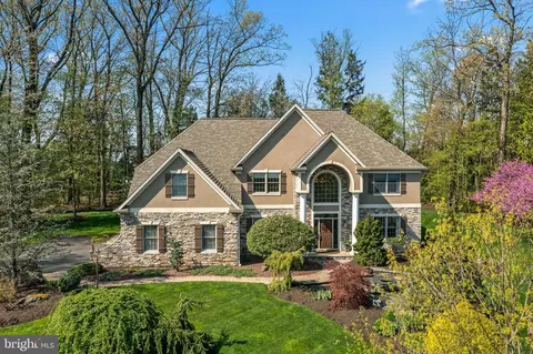 6880 Stella Cir, Coopersburg, PA 18036