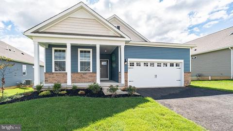 7887 Keystone Dr, Breinigsville, PA 18031