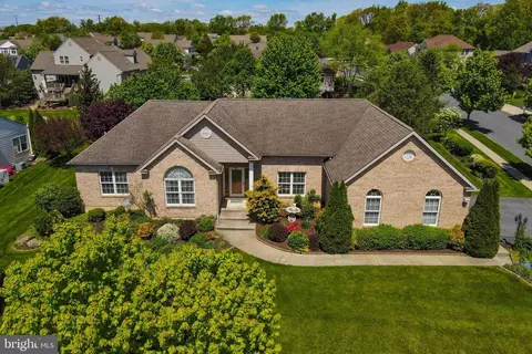 5297 Lamb Ter, Allentown, PA 18106