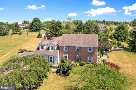 2127 Hayfield Ct, Fogelsville, PA 18051