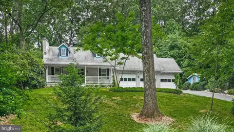 2744 Honeysuckle Rd, Bethlehem, PA 18015