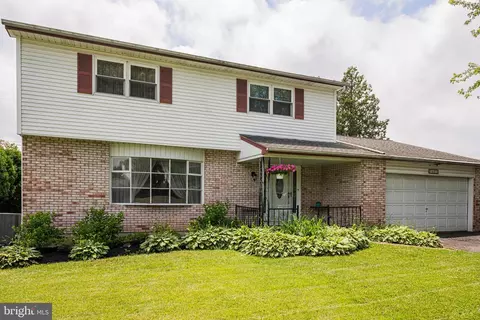 7484 Catalpa Dr, Macungie, PA 18062