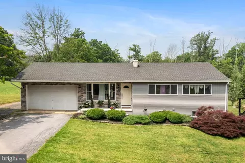 7632 S S Main St, Coopersburg, PA 18036