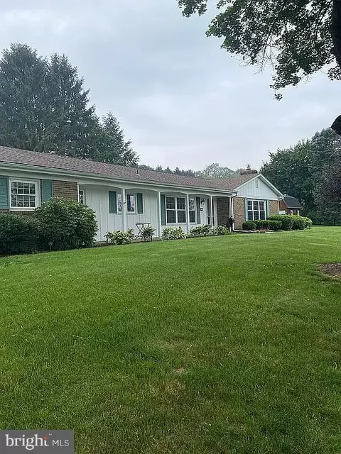 2262 Jordan Rd, Orefield, PA 18069