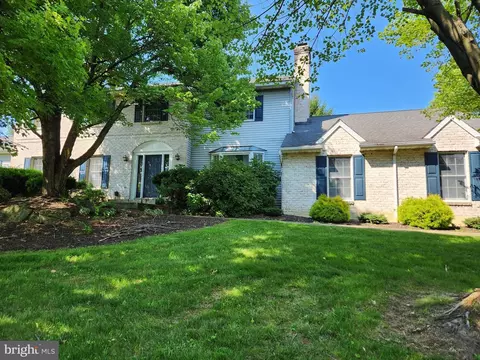 4445 Driftwood Ln, Allentown, PA 18103
