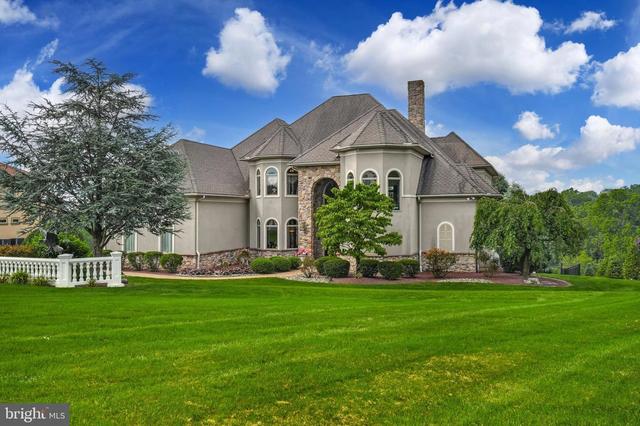 5660 Old Mile Hill Ct, Orefield, PA 18069
