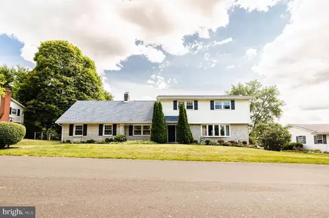 5918 Shepherd Hills Ave, Allentown, PA 18106