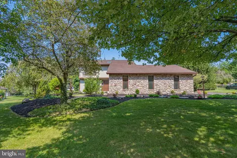 4419 Driftwood Ln, Allentown, PA 18103