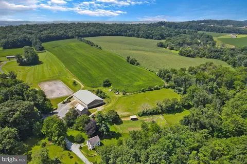 5976 Dogwood Dr, New Tripoli, PA 18066