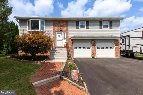 1156 Patricia Dr, Allentown, PA 18103