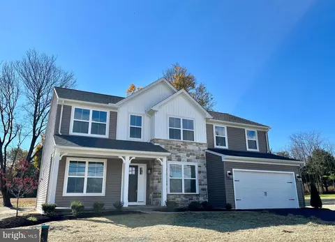 9518 Newtown Rd, Breinigsville, PA 18031
