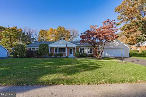 3321 W W Congress St, Allentown, PA 18104