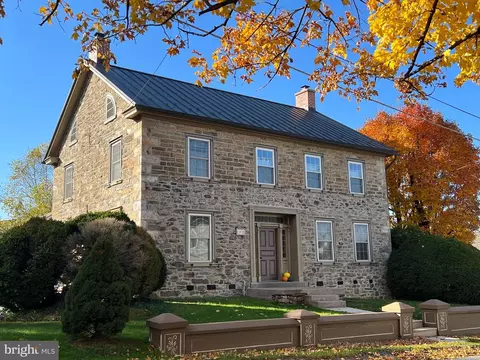5494 Schochary Rd, New Tripoli, PA 18066