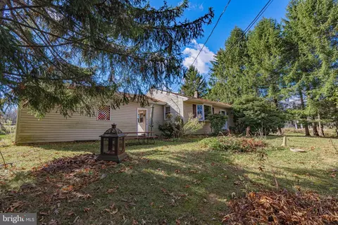 4080 Huckleberry Rd, Allentown, PA 18104