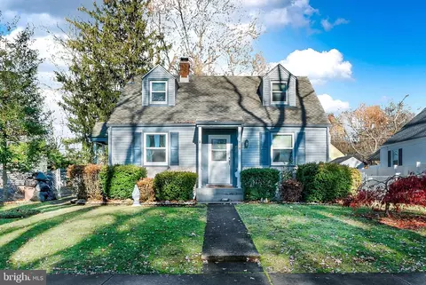 2907 W Greenleaf St, Allentown, PA 18104