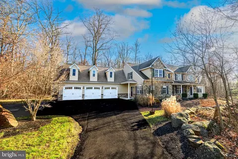 9279 Rosewood Dr, East Greenville, PA 18041