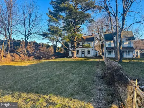 41 S S 2nd St, Emmaus, PA 18049