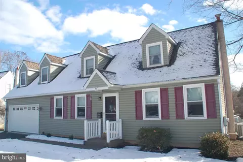 164 Young Ave, Coopersburg, PA 18036