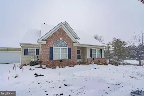 4775 Steeplechase Dr, Macungie, PA 18062