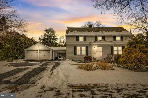 2735 W W Livingston St, Allentown, PA 18104