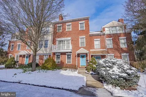 2333 Fox Meadow Dr, Allentown, PA 18104