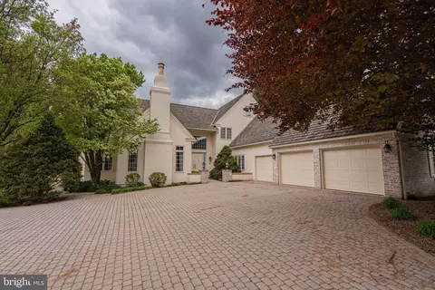 2743 Coventry Cir, Allentown, PA 18103