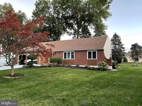 3874 Highpoint Dr, Allentown, PA 18103