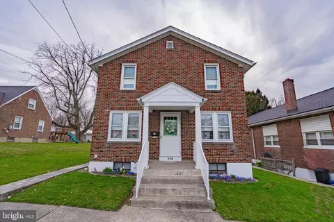 318 S 6th St, Emmaus, PA 18049