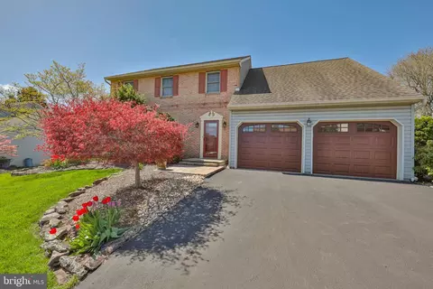 4541 Cairo Dr, Whitehall, PA 18052