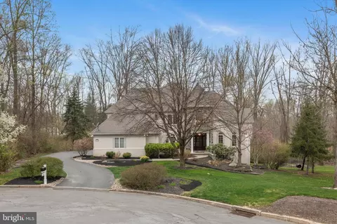 5202 Northwood Dr, Center Valley, PA 18034