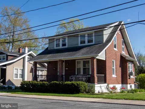 738 W State St, Coopersburg, PA 18036