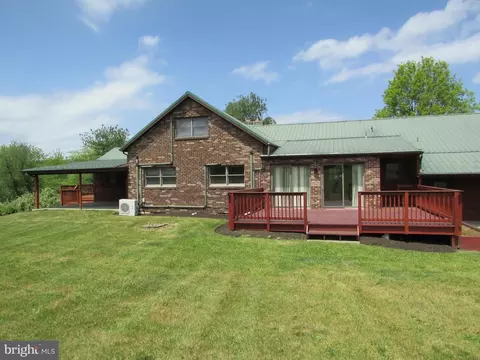 6784 Curvy Dr, New Tripoli, PA 18066