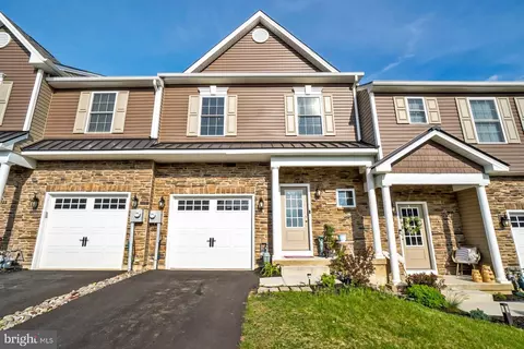 1419 Black Forest Dr, Allentown, PA 18104