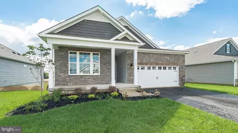 8057 Century Blvd, Breinigsville, PA 18031
