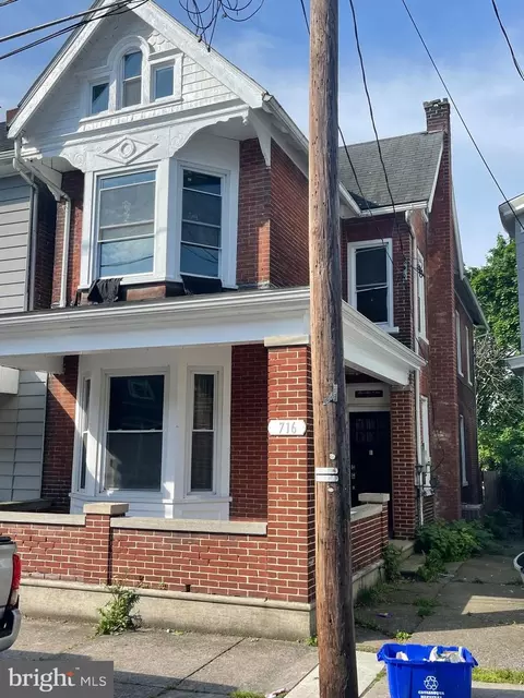 716 2nd St, Catasauqua, PA 18032