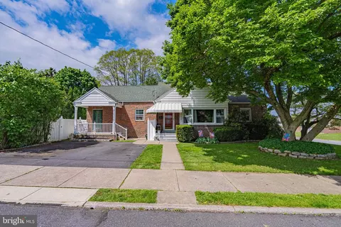 1042 N 1052 N Kearney St, Allentown, PA 18109