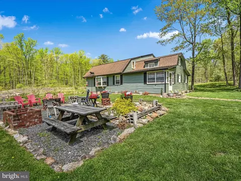 9021 Furnace Rd, Slatington, PA 18080