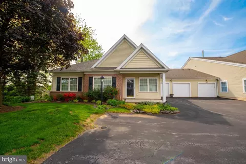2442 Steeplechase Dr, Macungie, PA 18062