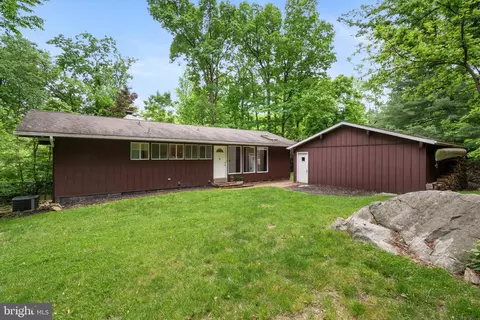 3155 Balsam Rd, Center Valley, PA 18034