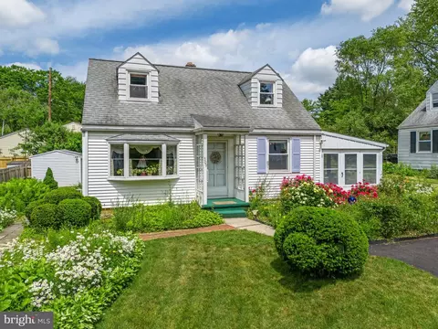 309 College Dr, Allentown, PA 18104