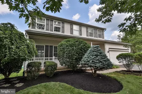 2667 Barley Dr, Macungie, PA 18062