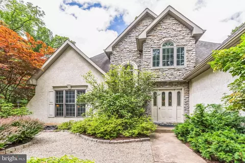 4454 Pinoak Ln, East Greenville, PA 18041
