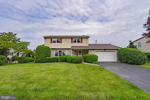 2210 Aster Rd, Macungie, PA 18062