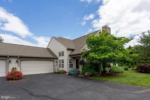 6517 Charles Ct, Macungie, PA 18062