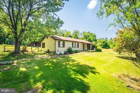 3844 Kozy Korner Rd, Center Valley, PA 18034