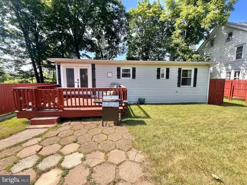 699 W Franklin, Slatington, PA 18080