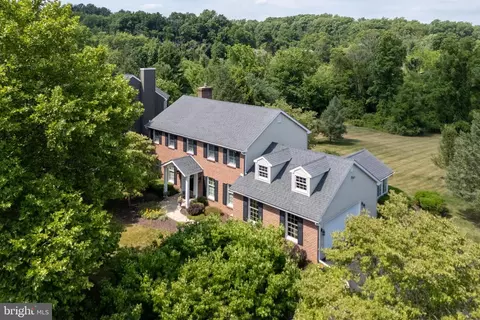 6187 Domarray St, Coopersburg, PA 18036